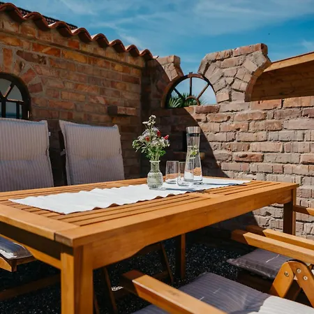 Am Weinberg Apartment *